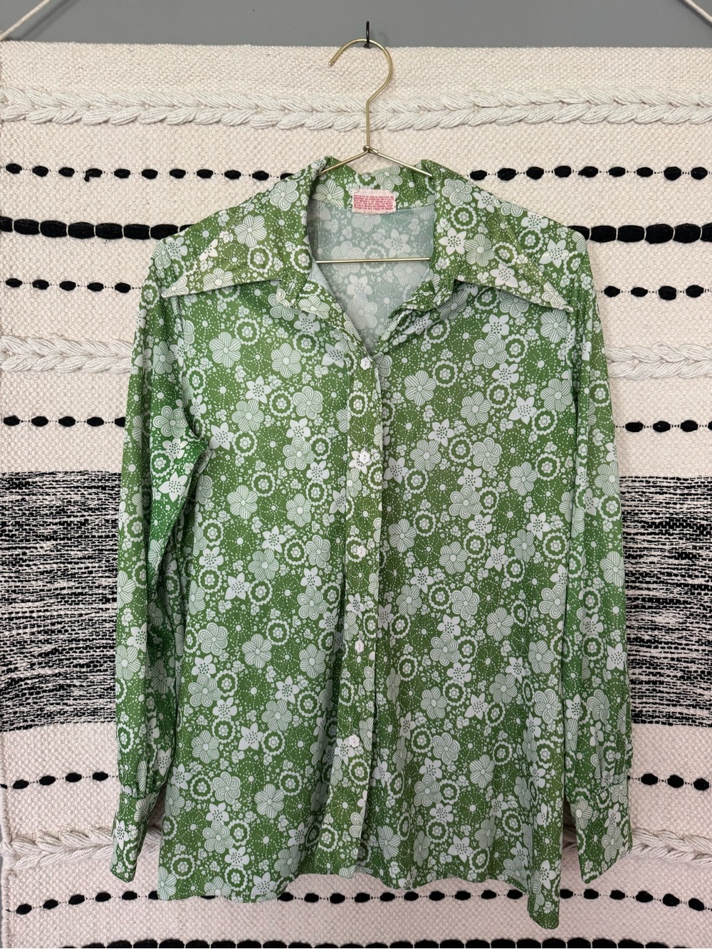 Vintage Perceptions Green and White Floral Button-Down Shirt